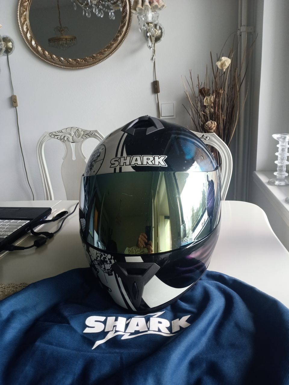 Shark kypärä