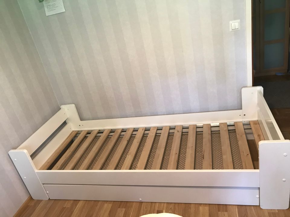 Unipuu 80x200 cm sänky Niemi Design