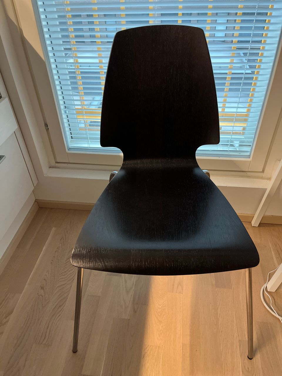 3 kpl Ikeasta ostettuja tuoleja