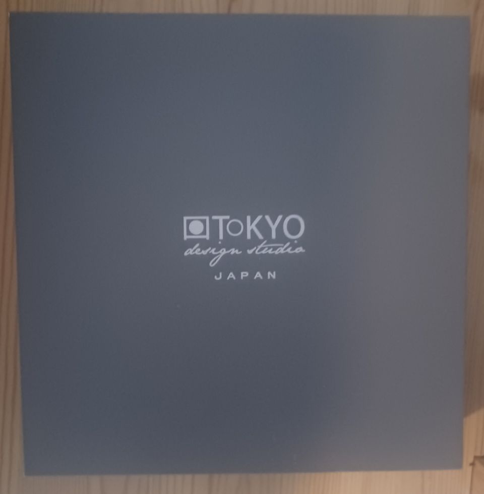 Tokyo Design Studio astioita