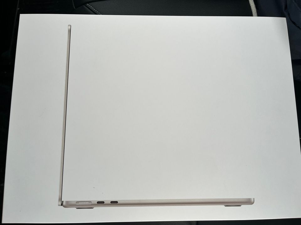 Macbook Air 13 M3 8/256 (Avaamaton)