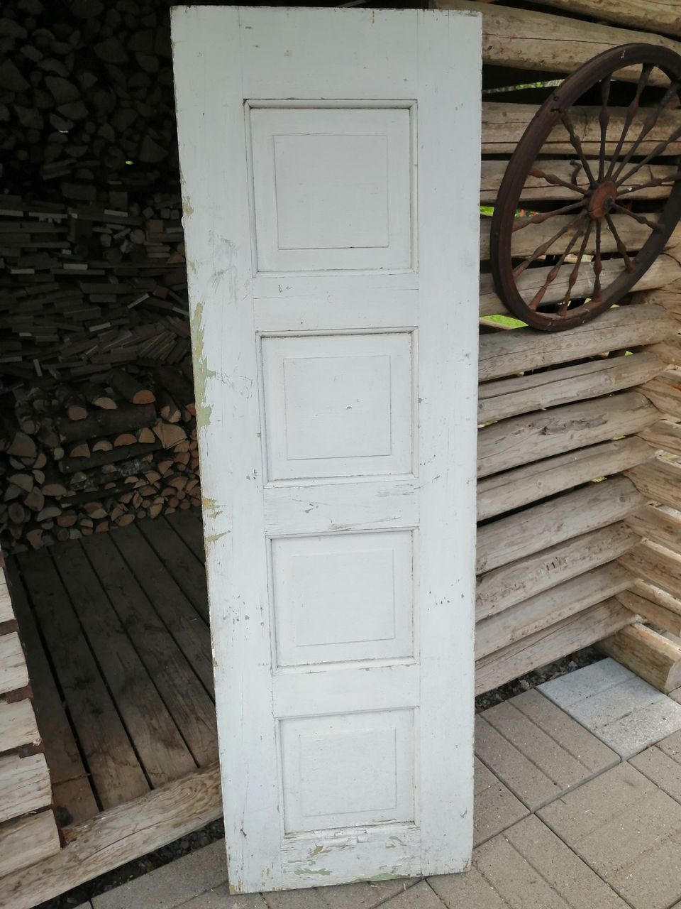 Ihana vanha ovi tuunaukseen