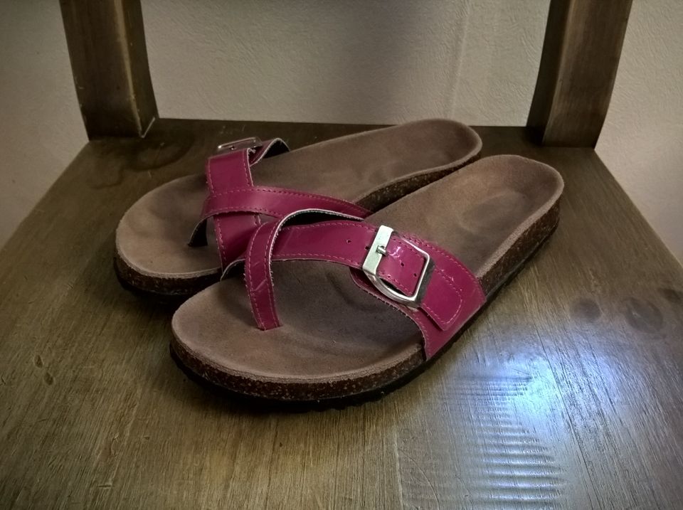 Uudenveroiset pinkit kiiltonahka sandaalit, 40