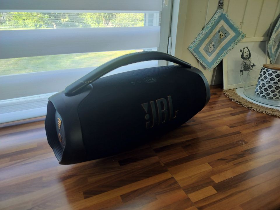 JBL boombox 3 wifi