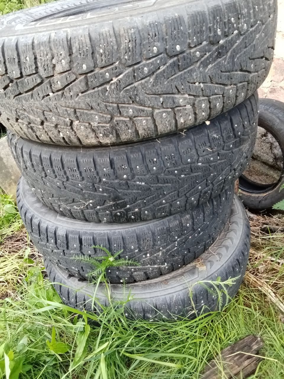 215/70 r16