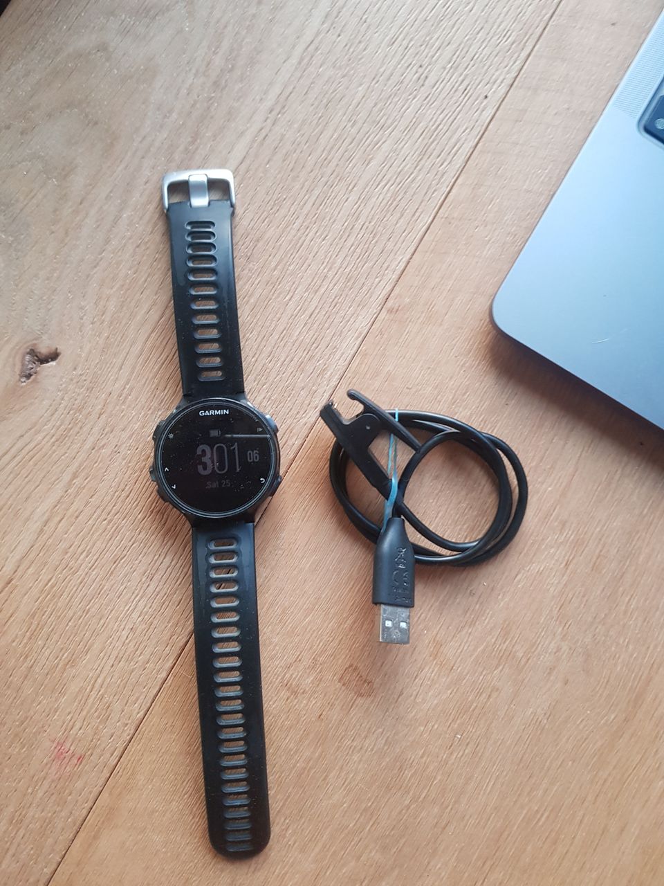 Älykello(GARMIN-Forerunner 735XT)