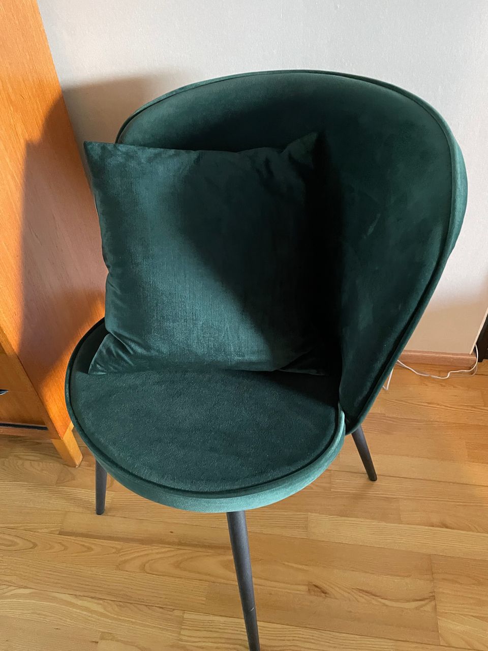 Vihreä tuoli + tyyny