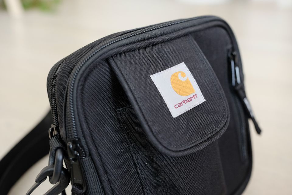 Carhartt Essentials Bag, musta, olkalaukku/sling