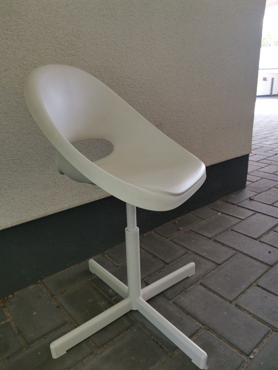 Ikea koulupöydän tuoli