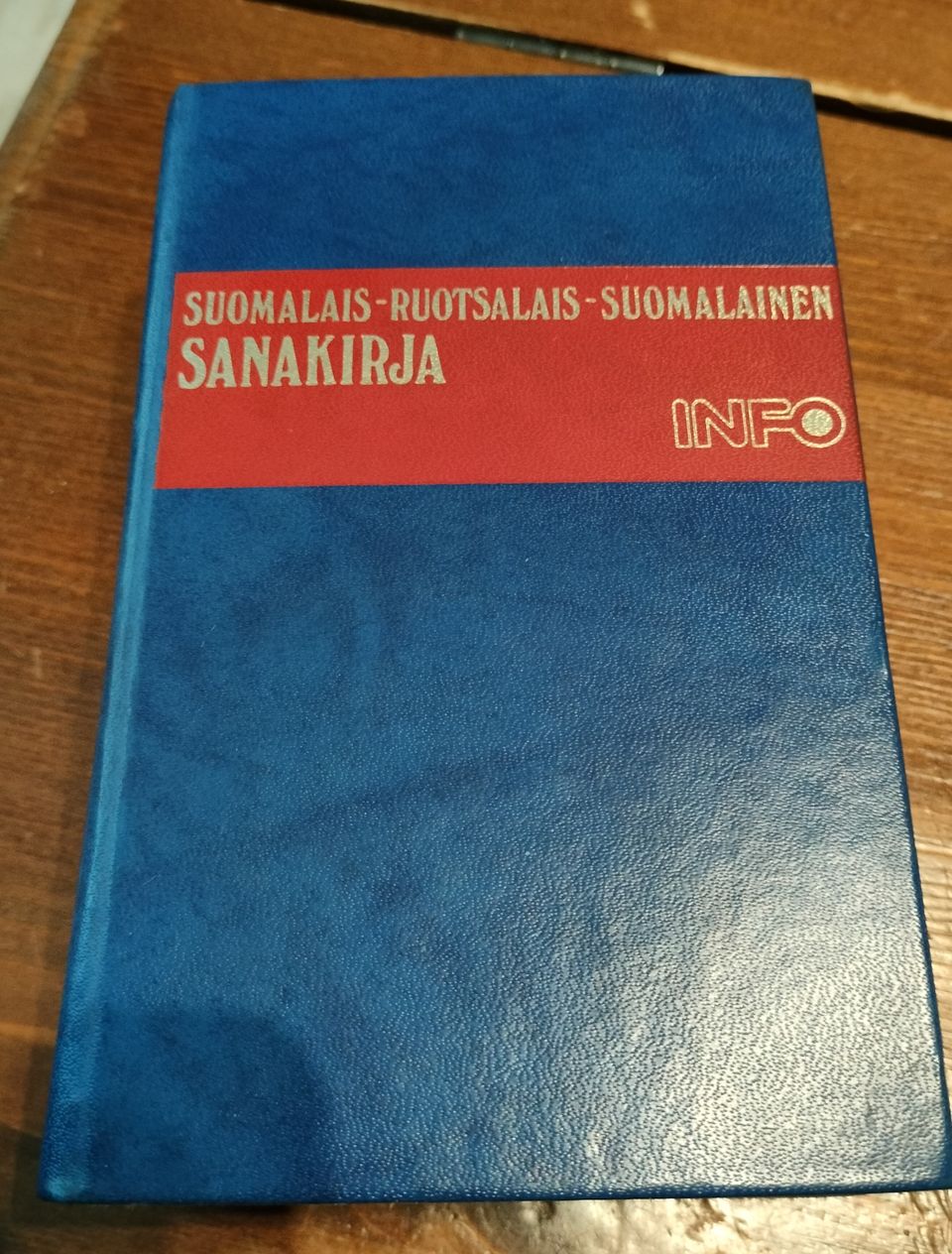 Suomi-Ruotsi -sanakirja