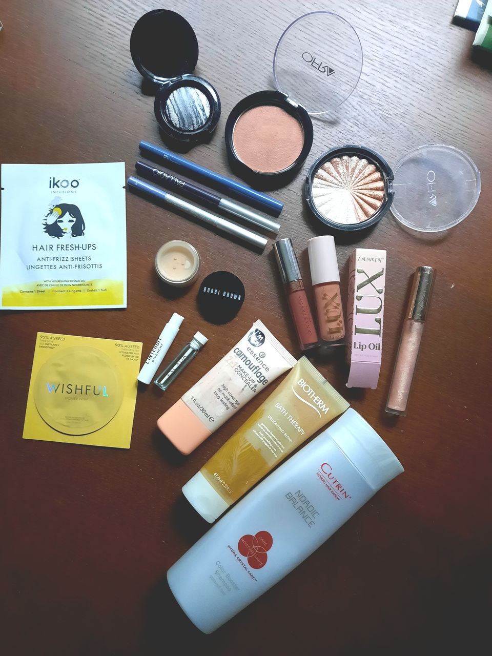 Kosmetiikkaa: ABH, Ofra, Bobbi brown, Biotherm