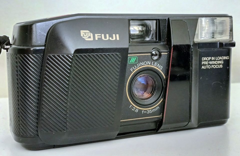 Fuji DL-300 filmikamera 35mm f2.8 + filmiä
