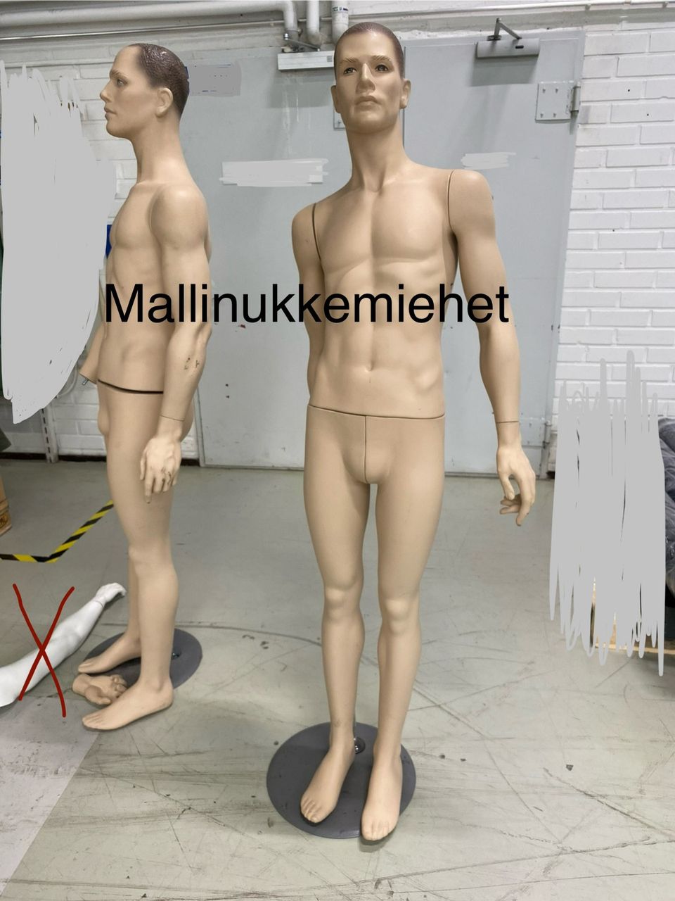 Mallinukkeja 2kpl ja irtokäsi