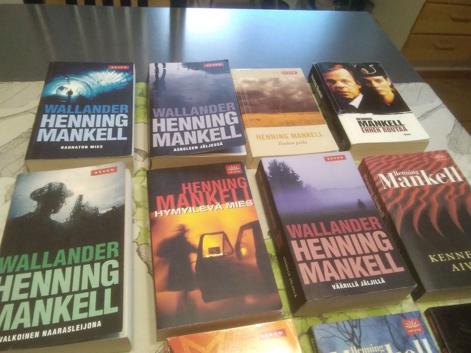 Henning Mankell - pokkari x 11