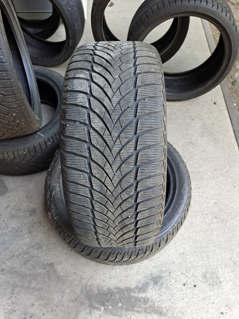 245/45R18 kitkapareja