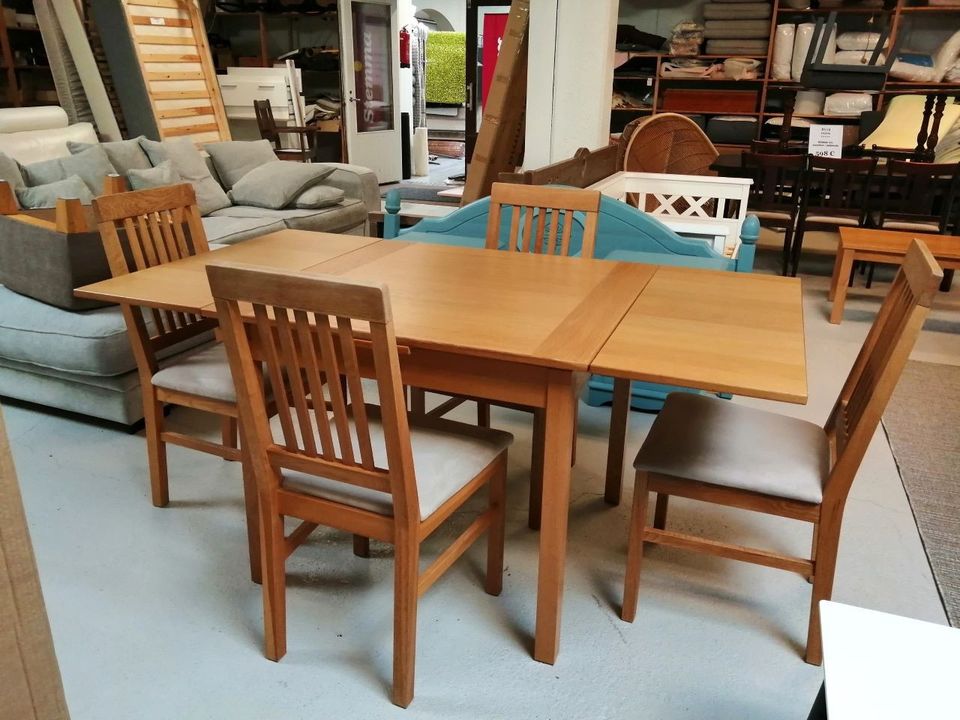 Jatkettava ruokapöytä 90x90 cm +2kplx38 cm ja 4 kpl tuolia (käytetty)