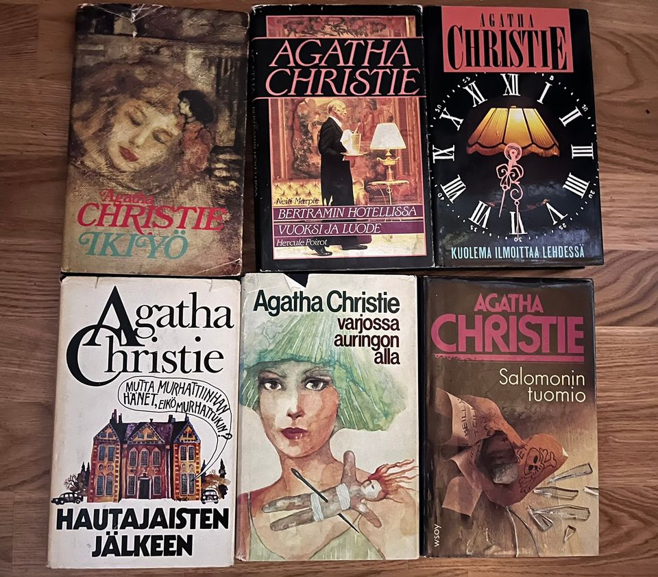 Agatha Christien kirjoja 55kpl