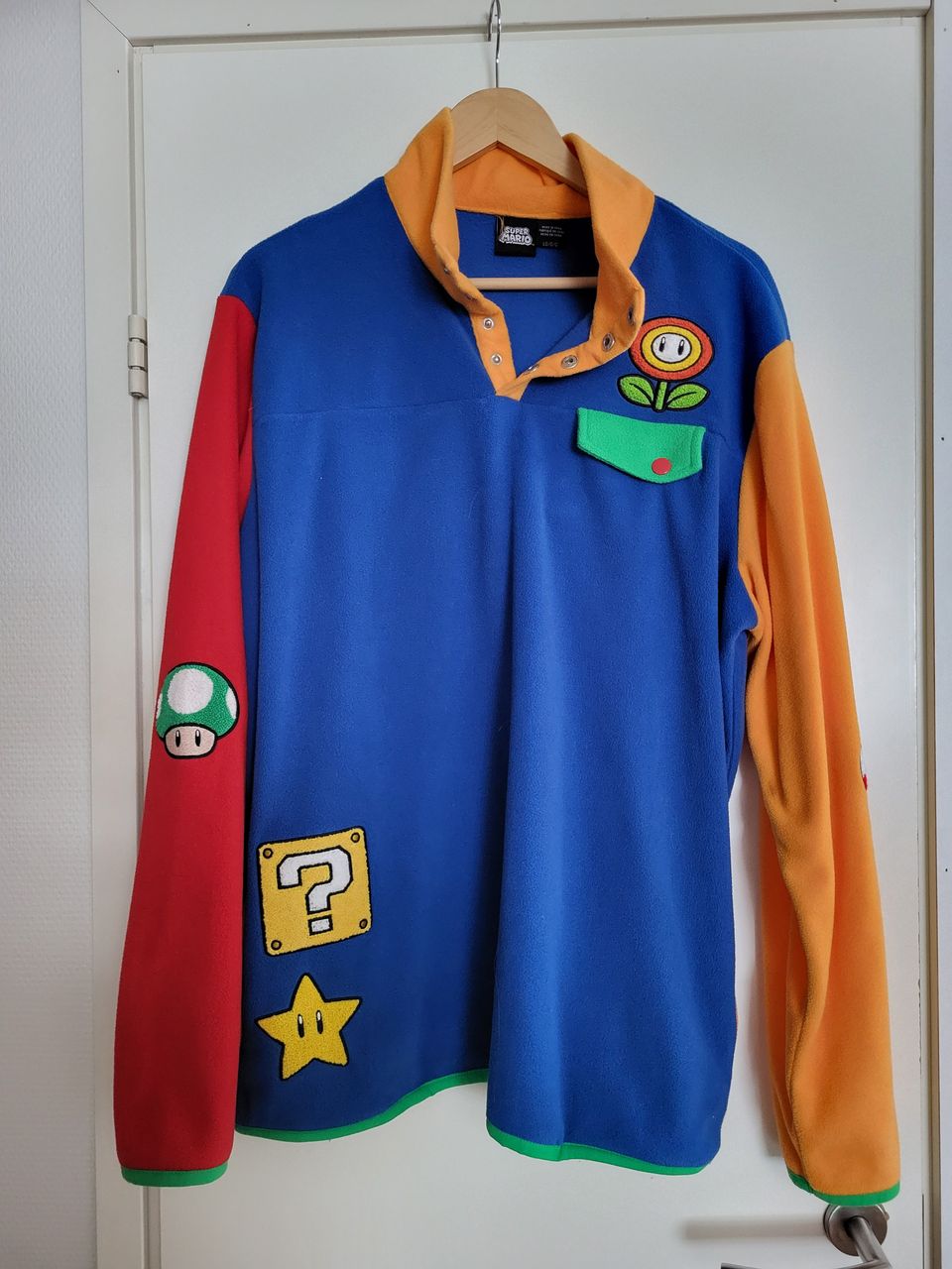 Super Mario fleece