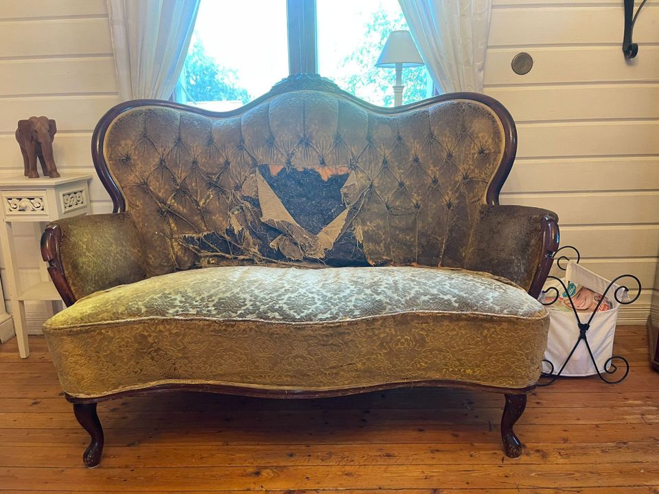 Rokoko-tyylinen sohva