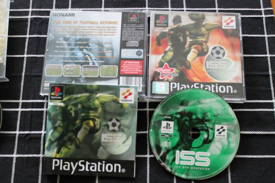 ISS Pro Evolution Soccer + ohjeet Playstation 1 PS1 peli Konami