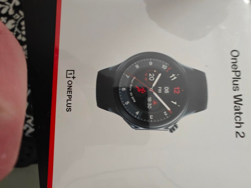 Avaamaton OnePlus Watch 2