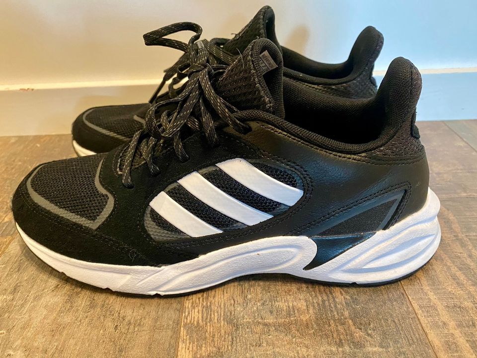 Adidas Kengät 41