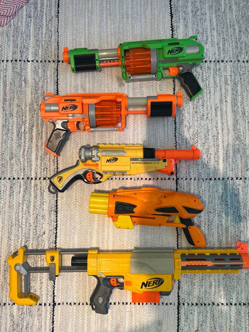 Nerf aseita 4€/kpl