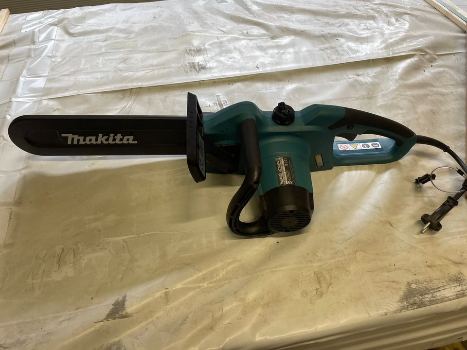 Sähkösaha Makita UC3041A