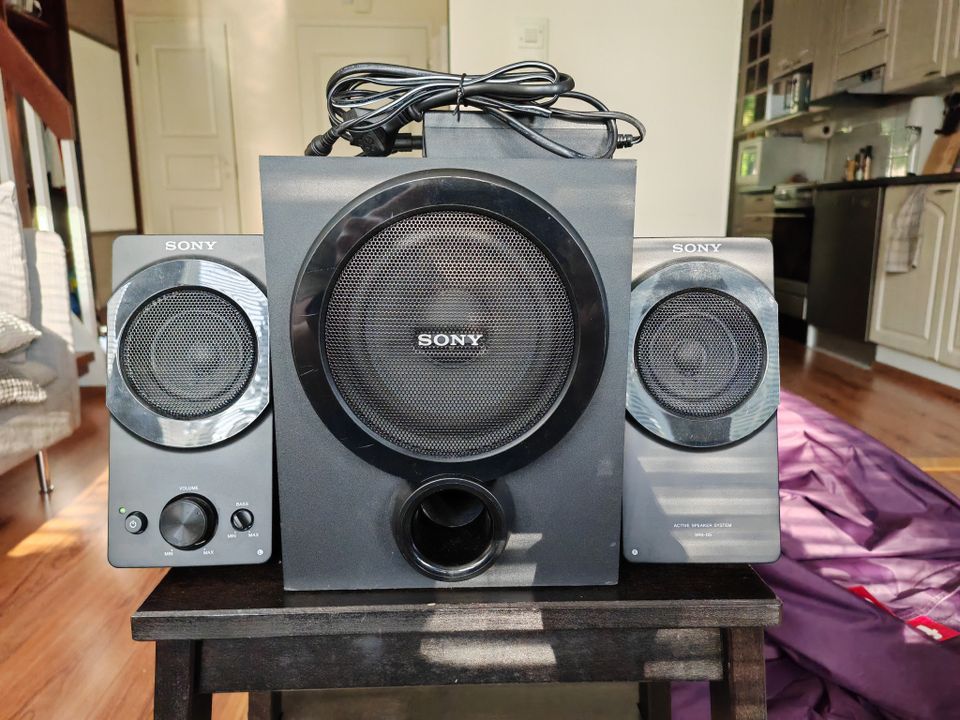 Sony kaiuttimet + subwoofer