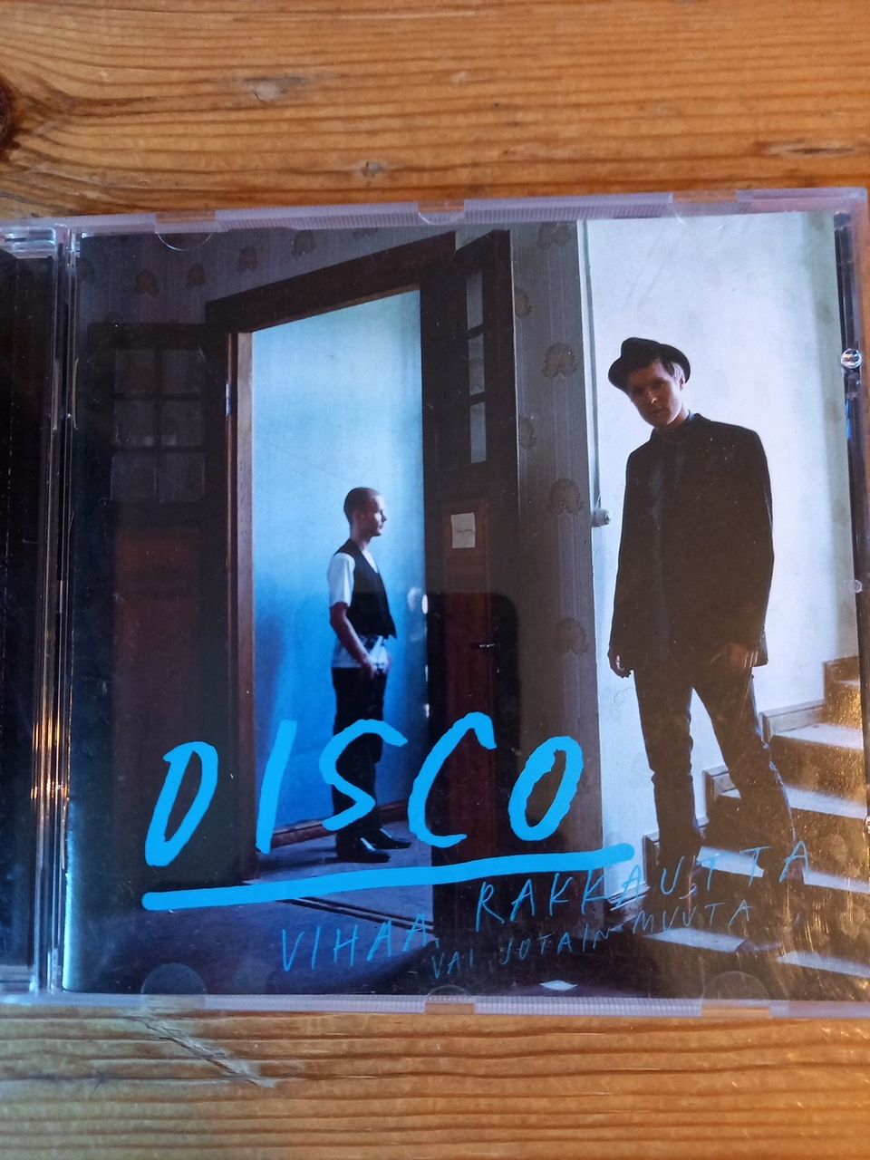 CD : Disco : Vihaa, rakkautta vai jotain muuta