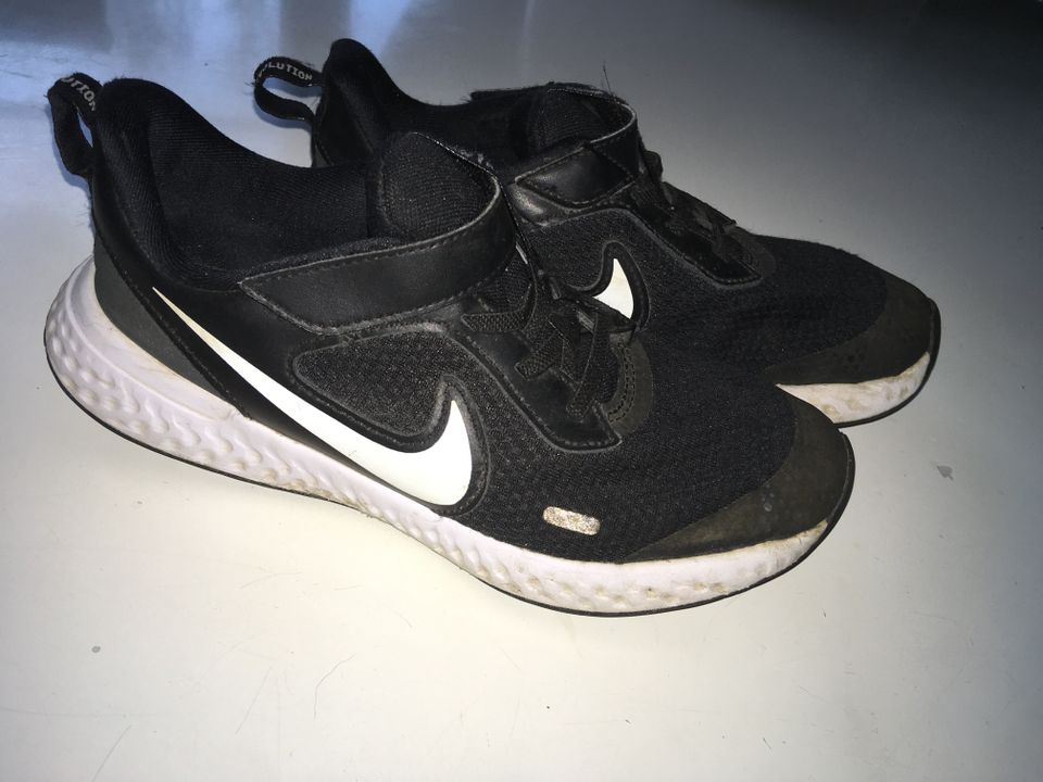 Nike lenkkarit koko:35