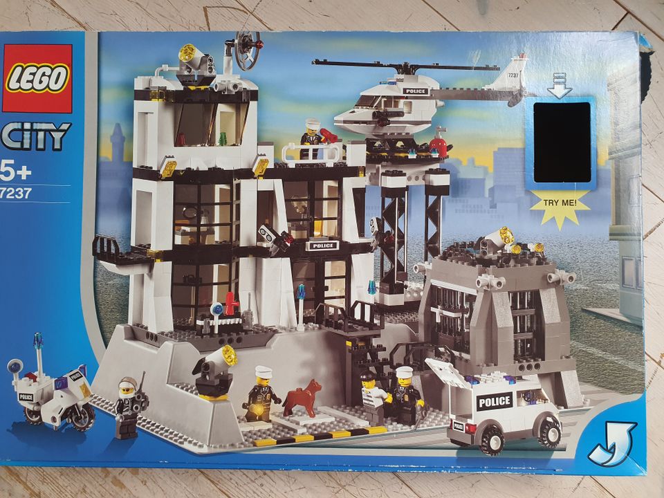 Lego poliisiasema 7237 ja kuorma-auto
