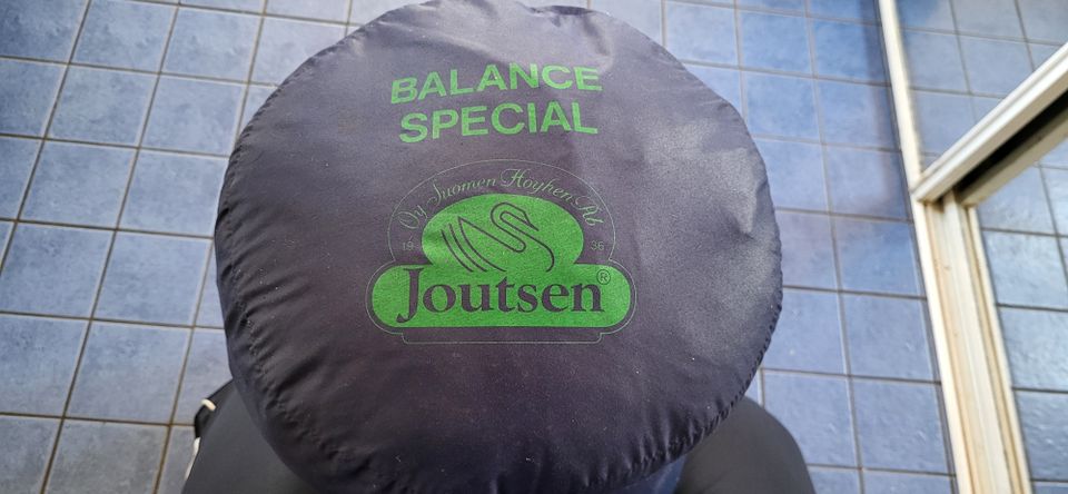 Joutsen Balance Special untuva makuupussi