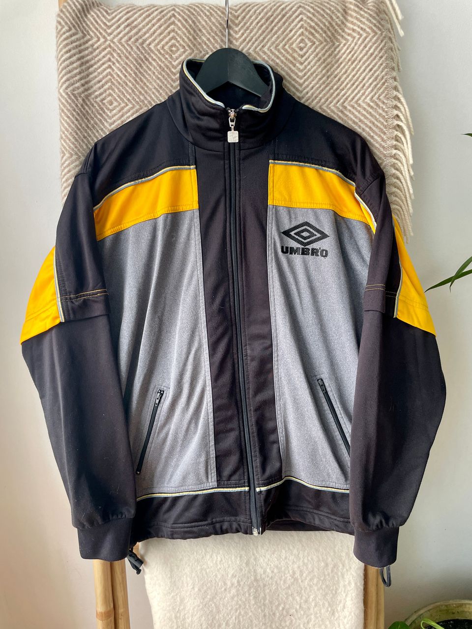 Umbro Vintage verkkatakki