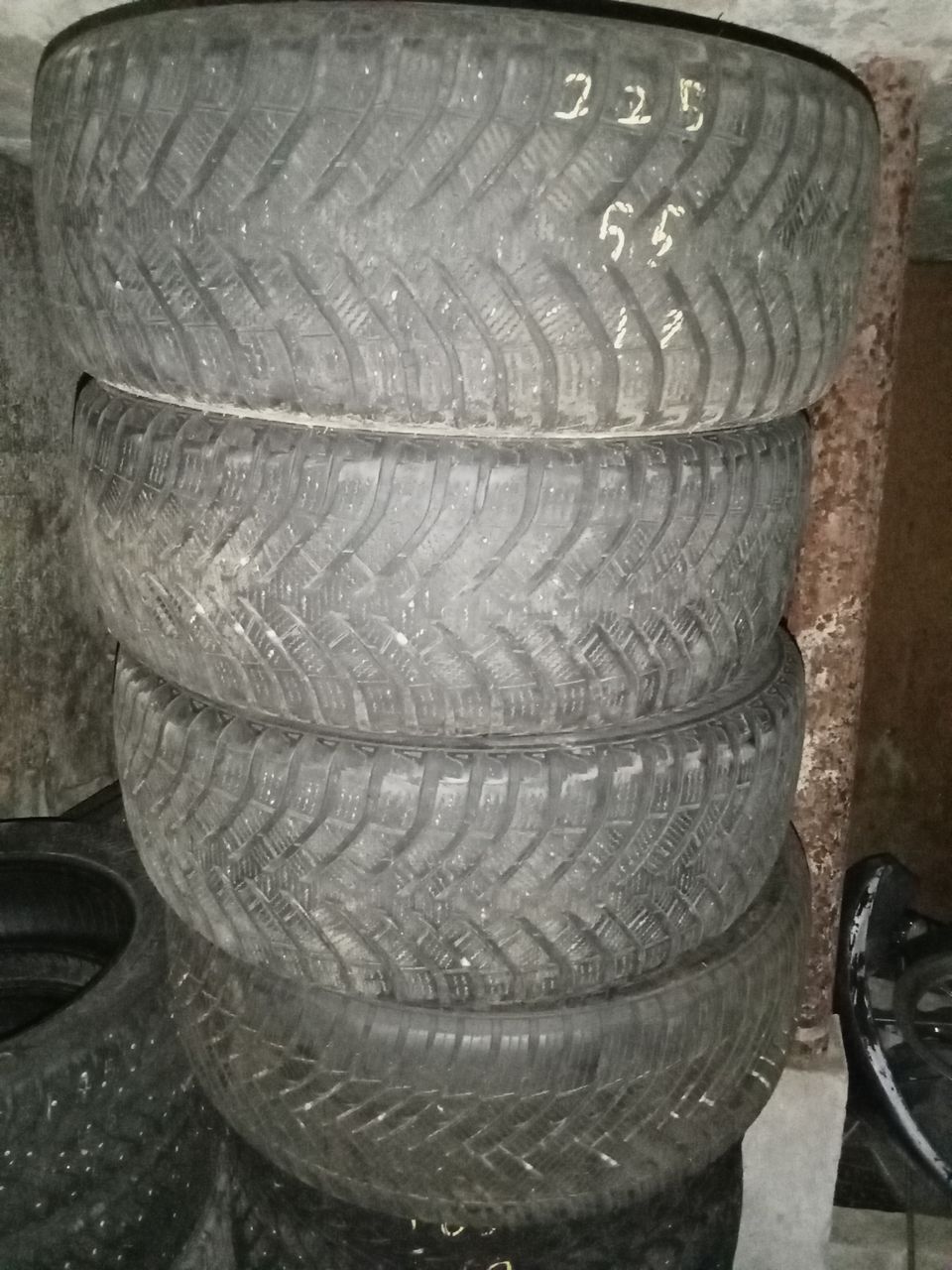 225/55 r17