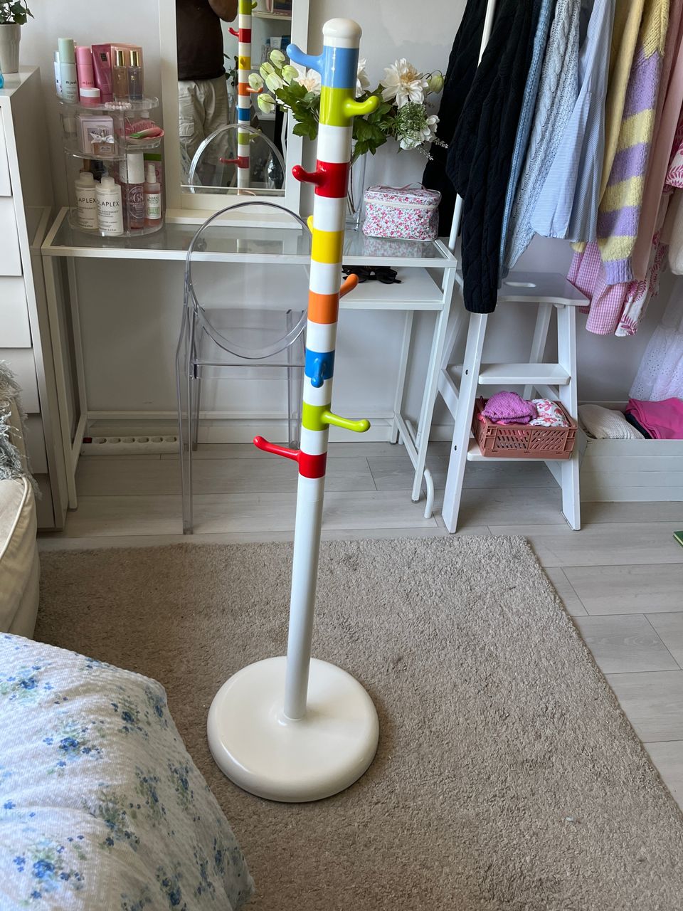 Ikea Krokig vaatenaulakko korkeus 130 cm