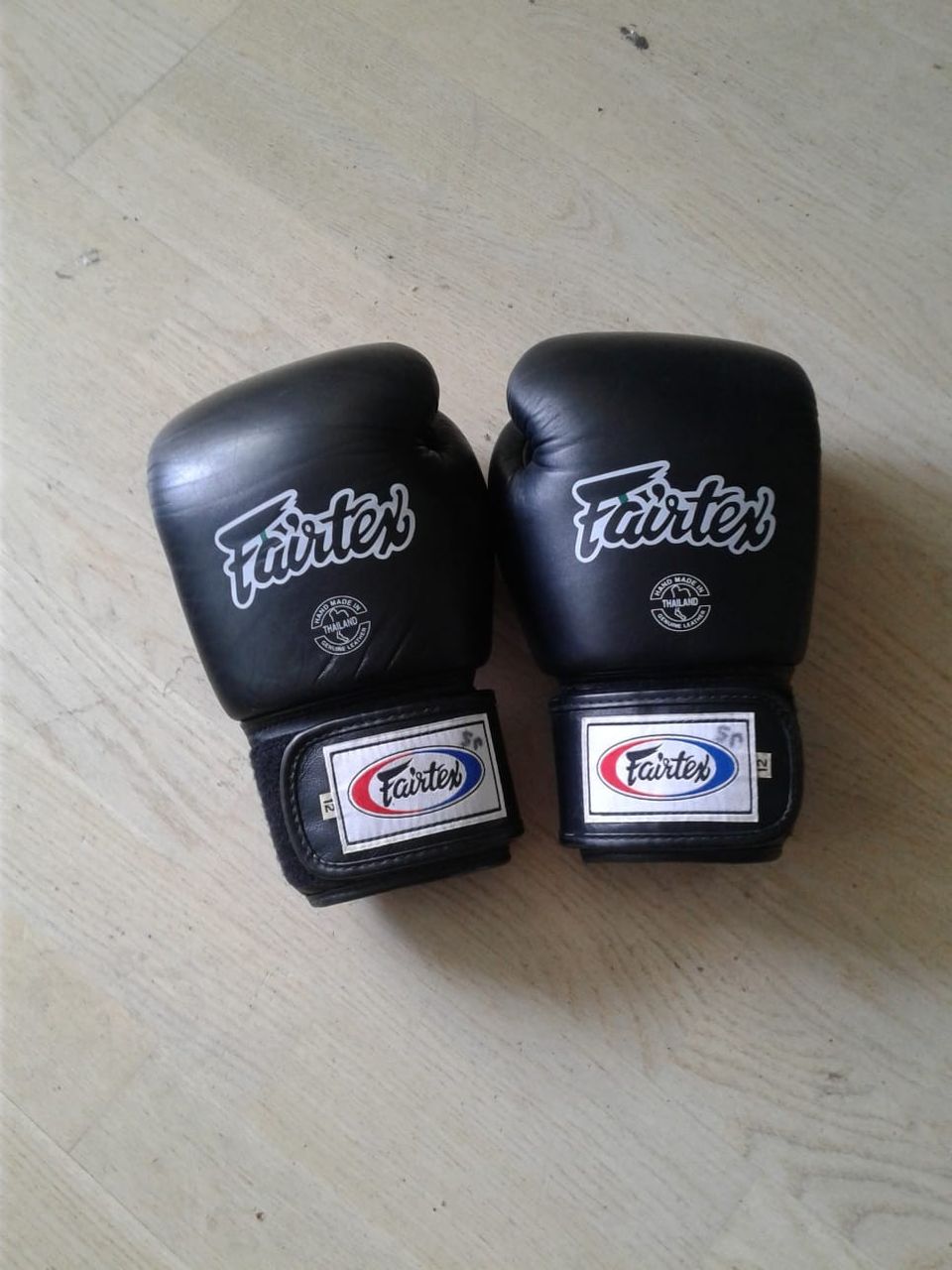 Fairtex BGV8 nyrkkeilyhanskat 12oz (50e / korkein tarjous)