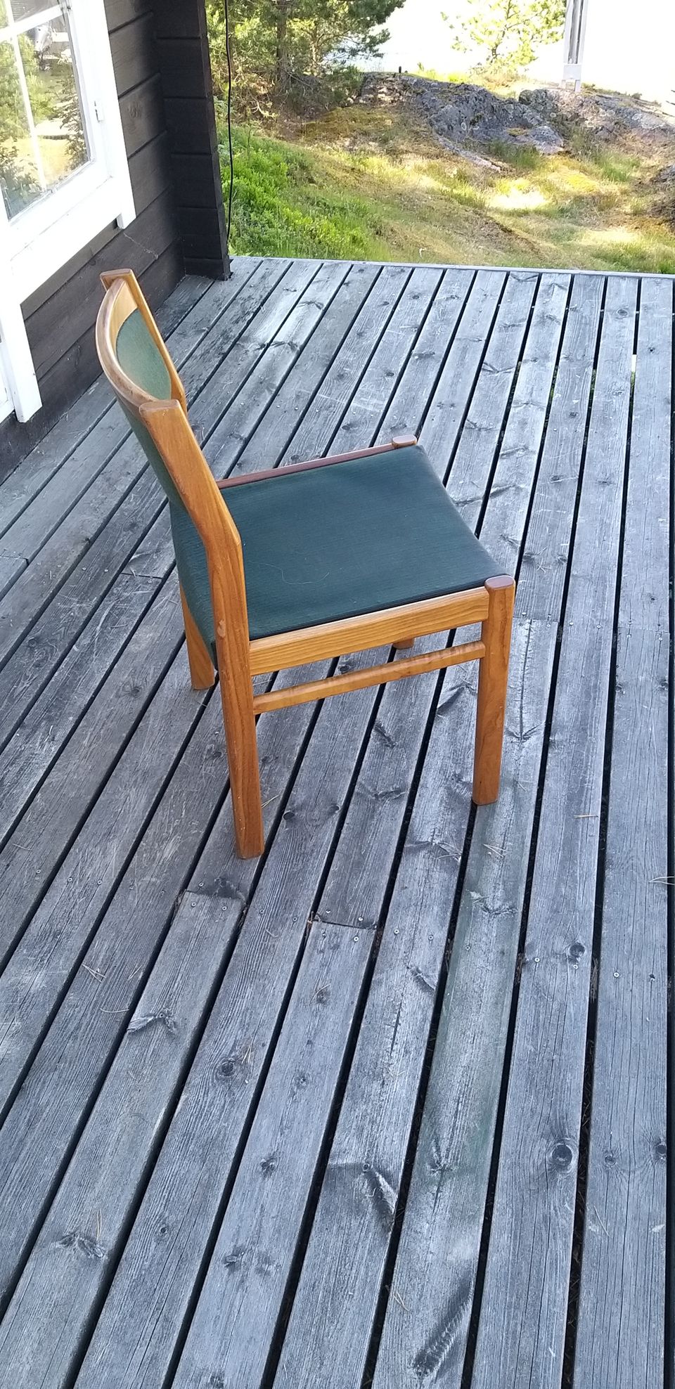Tiikkinen Iskun 50-luvun tuoli