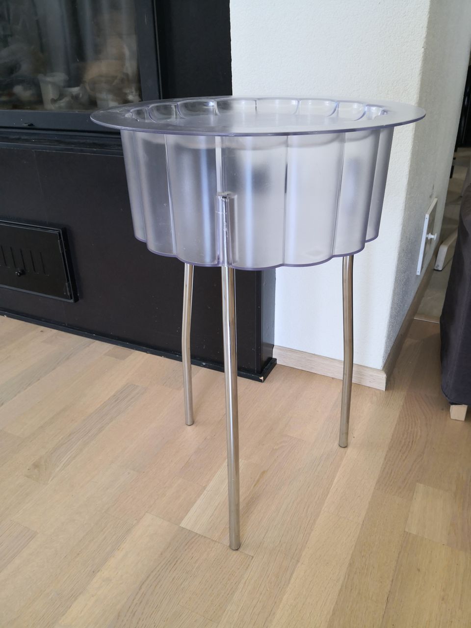 Ikea Hatten sivupöytä