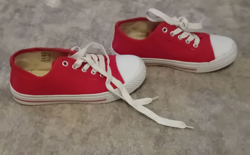 Punaiset kengät