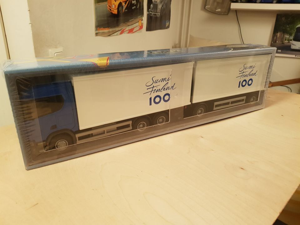 Emek Scania juhlarekka Suomi 100v.