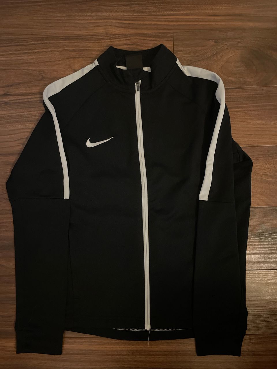 Nike dri-fit verkkatakki 137-147cm/10-12v