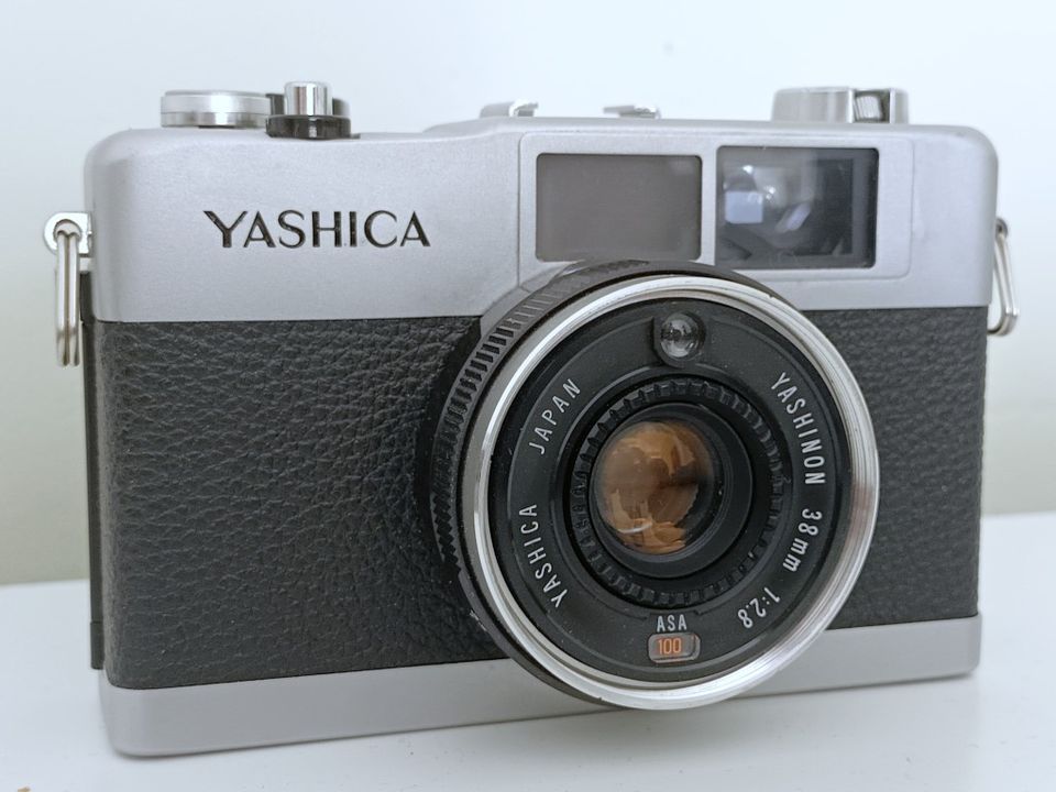 Yashica 35-ME filmikamera 38mm f2.8 + filmiä