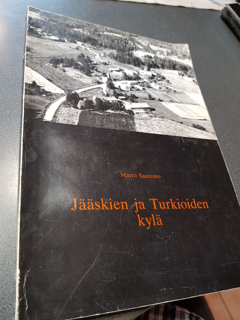 Jääsken ja Turkioiden kylä. Martti Saarenko.