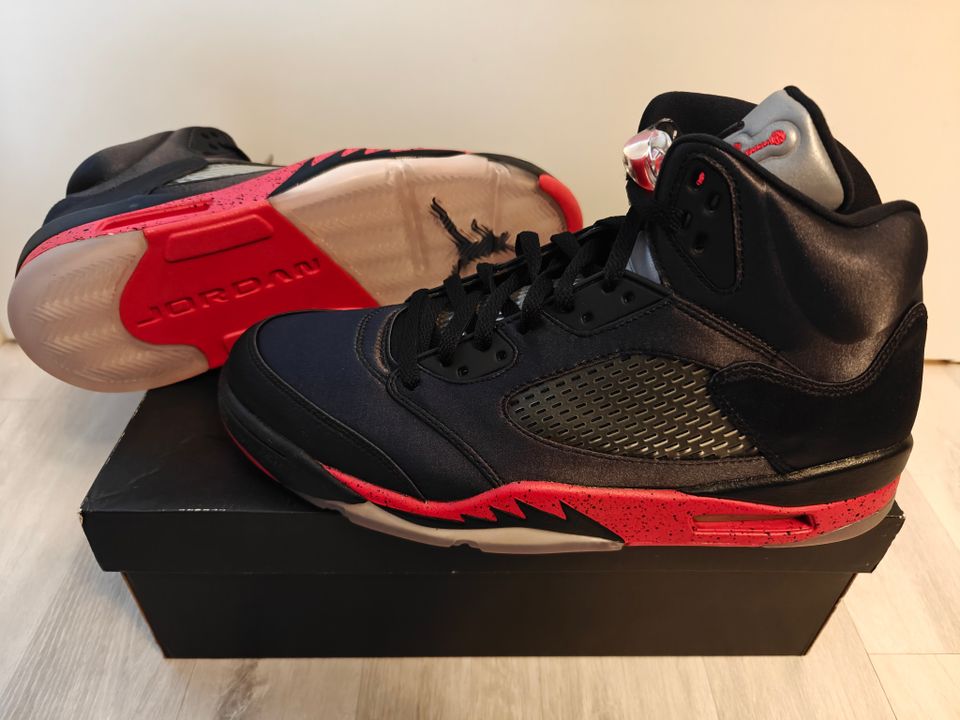 Air Jordan 5 Satin Bred Eu46 uudet!