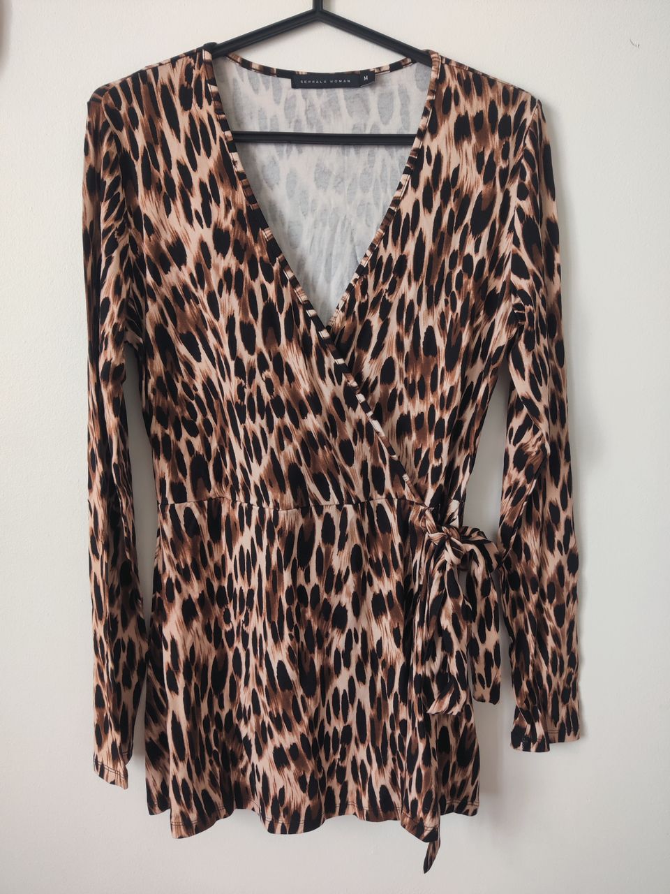 Leopardikuvioinen paita, M