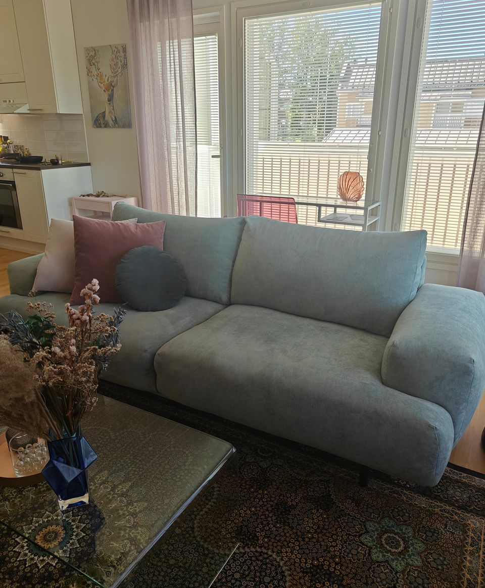 Harmaanvihreä 3:n istuttava sohva