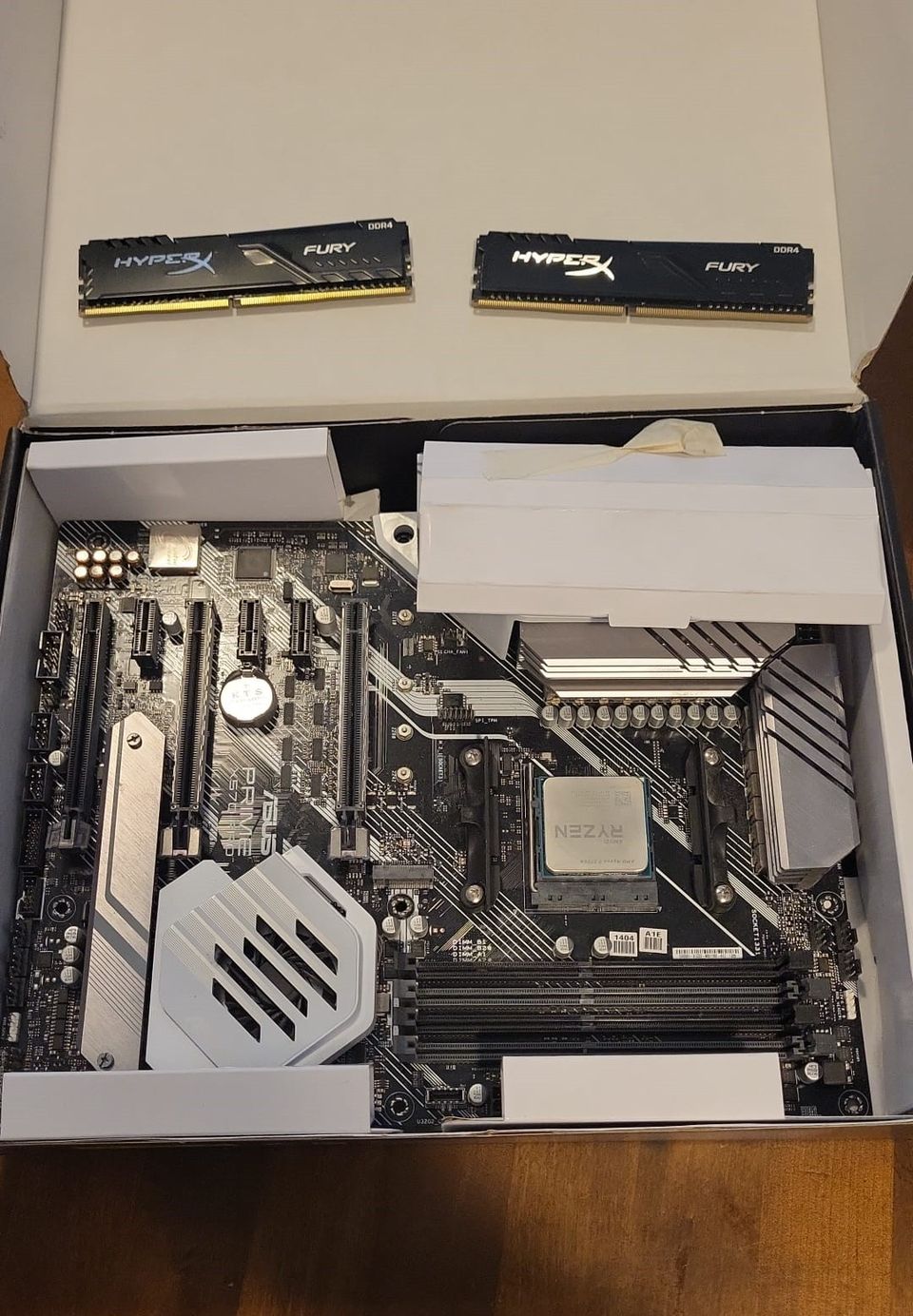 Asus prime X570-Pro, AMD Ryzen 2700X, 32Gb Kingston DDR4