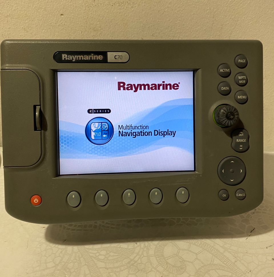 Raymarine C70 kartta plotteri