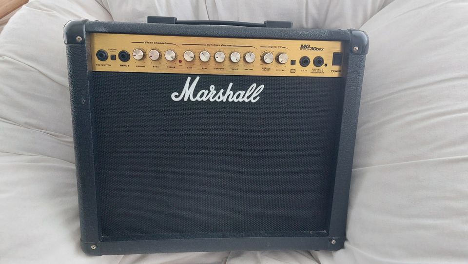 Marshall MG30DFX kitaravahvistin